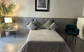 A un passo dal Castello Maschio ANGIOINO Appartment